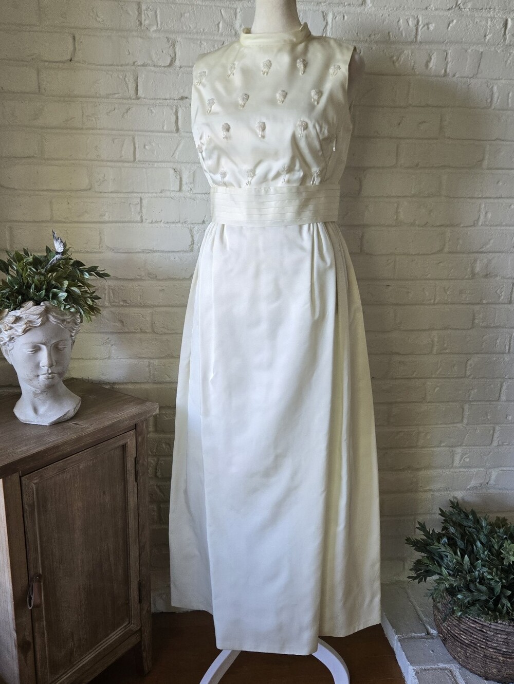 Vtg 60s 70s Ivory Bead + Pearl Embellished Wedding Gown, S